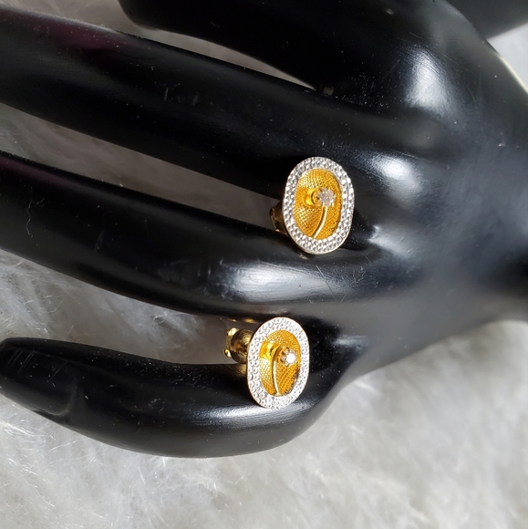 Majestic 22K Gold Earrings – A Symphony of Timeless Elegance and Radiant - Picture 5 of 10